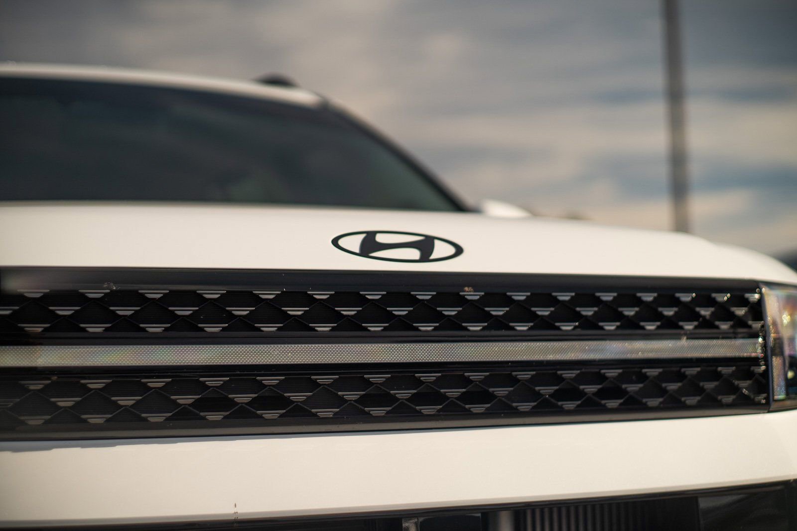 Used 2025 Hyundai Santa Fe Calligraphy w/ Tow & Go Package image 11