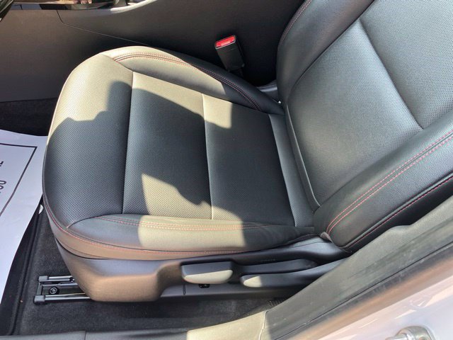 Used 2025 Chevrolet Trax RS w/ Sunroof Package FWD image 11
