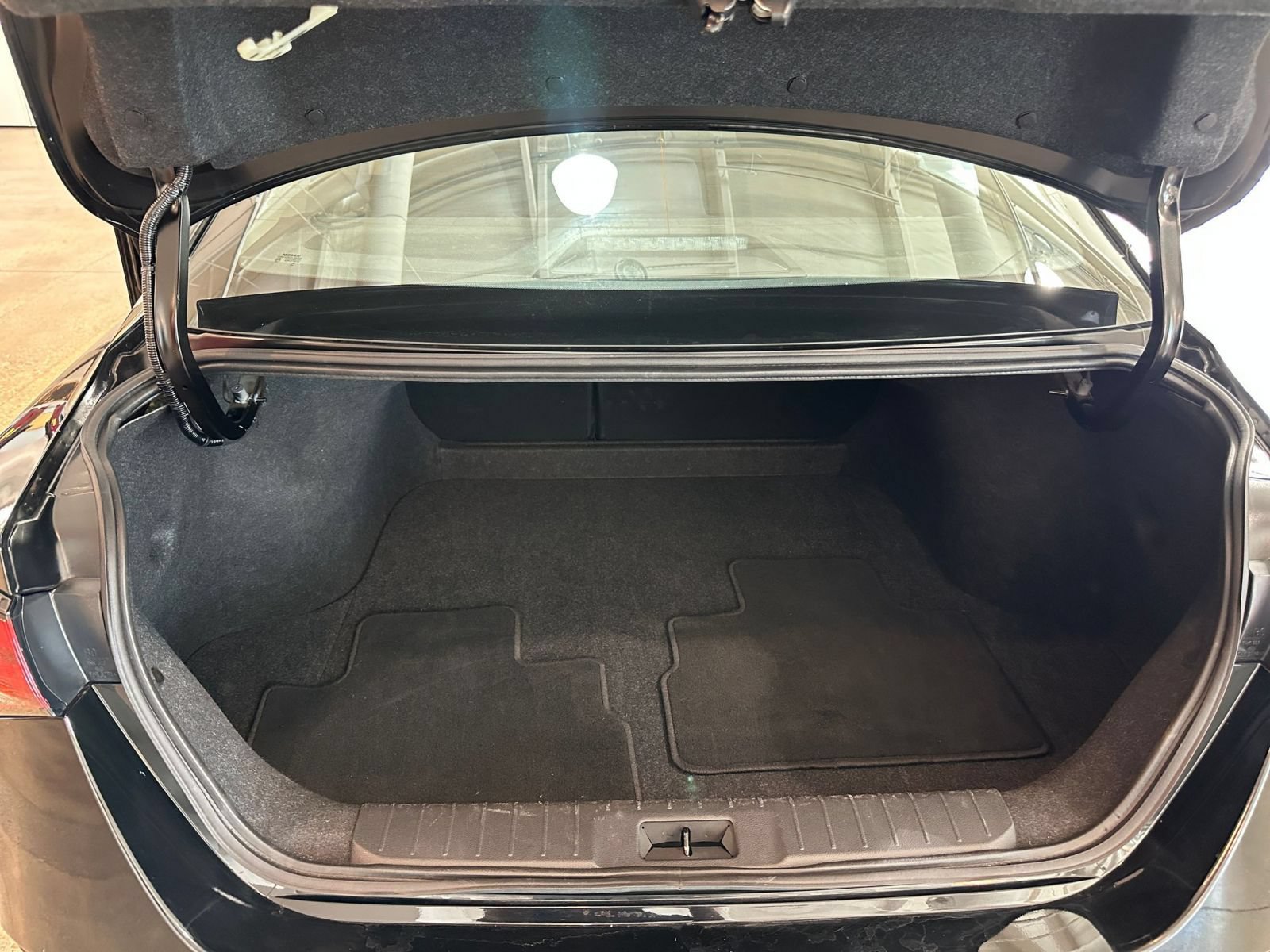 Used 2025 Nissan Sentra SV FWD image 25