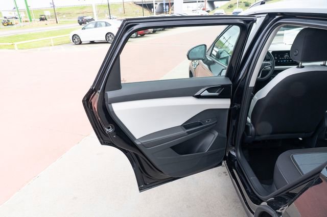 New 2026 Volkswagen Taos S image 12