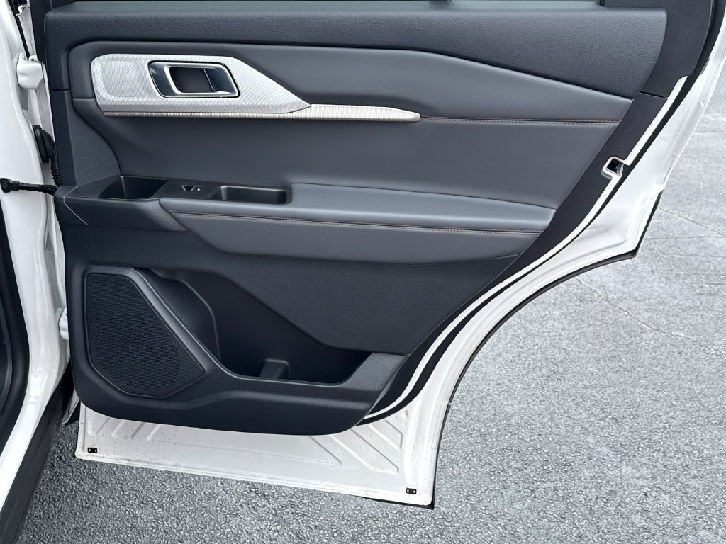 Certified 2026 Ford Explorer Active RWD image 16