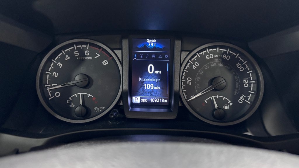 Used 2016 Toyota Tacoma TRD Sport AWD/4WD image 13