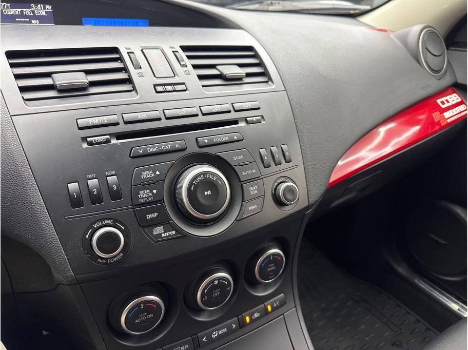 Used 2013 MAZDA MAZDA3 Touring FWD image 16