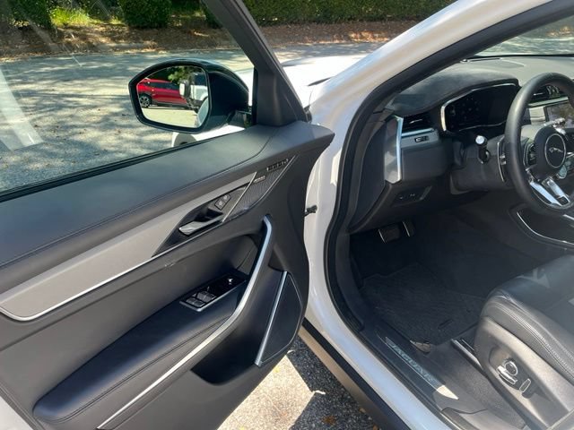 Certified 2023 Jaguar F-PACE SVR AWD/4WD image 4
