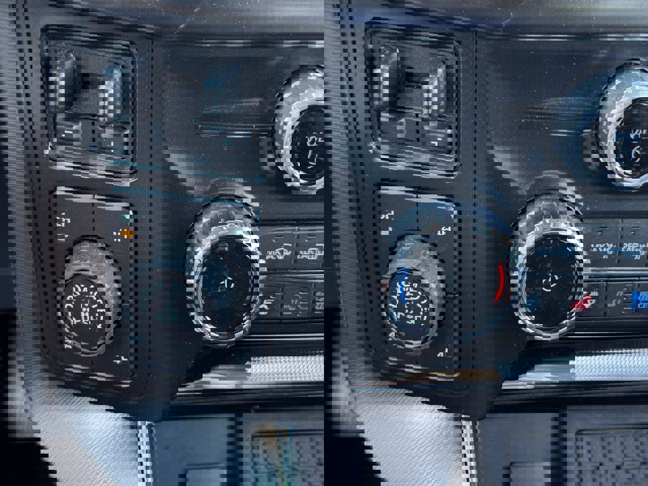 Used 2024 Ford F150 Platinum w/ FX4 Off-Road Package image 20