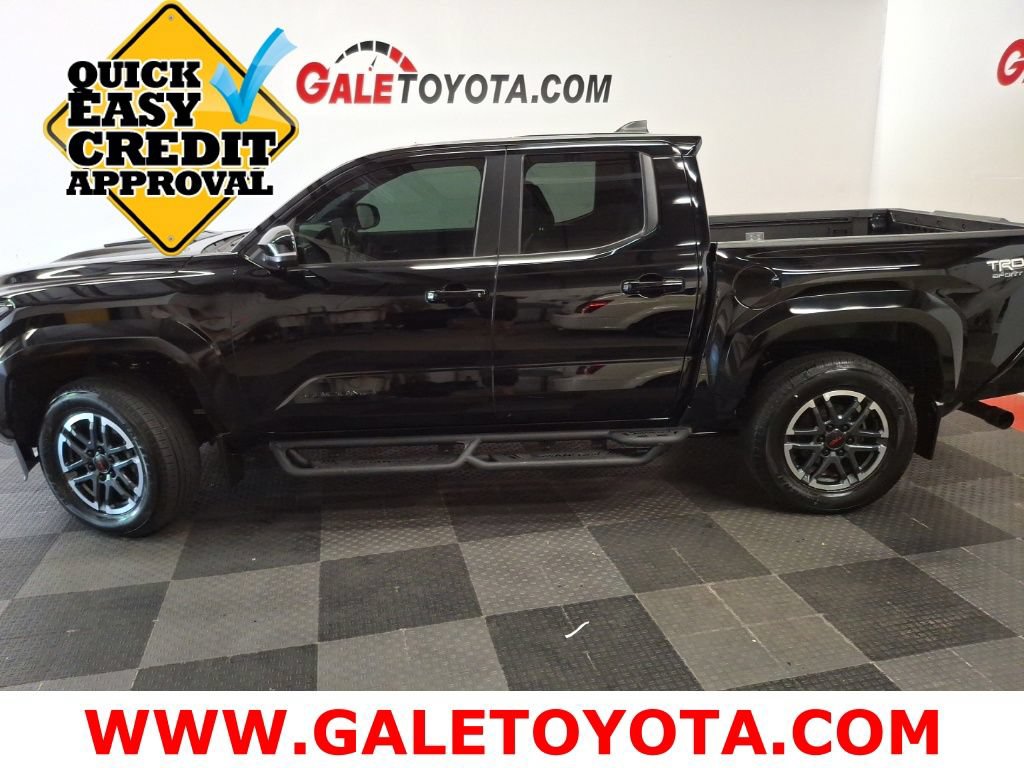 Used 2024 Toyota Tacoma TRD Sport w/ TRD Sport Premium Package AWD/4WD image 9