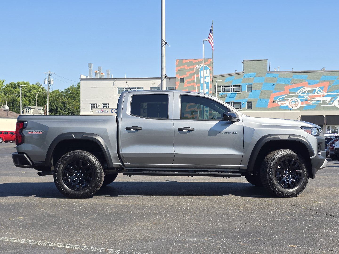 Used 2023 Chevrolet Colorado Trail Boss w/ Technology Package AWD/4WD image 29