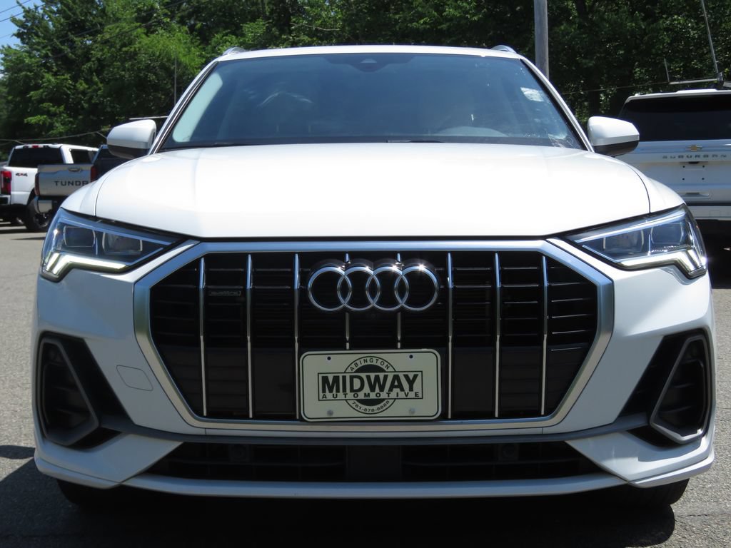 Used 2023 Audi Q3 2.0T Premium Plus w/ Premium Plus Package AWD/4WD image 2