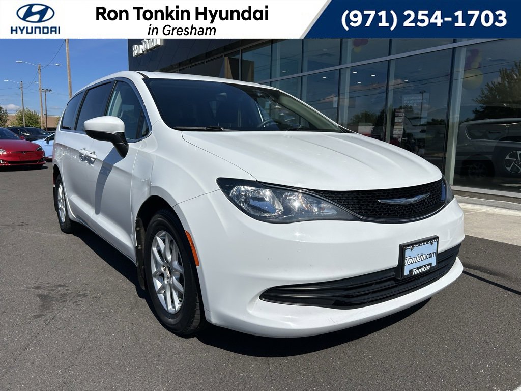 Used 2017 Chrysler Pacifica LX
