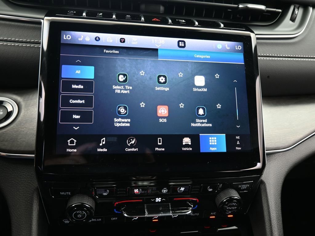 Used 2024 Jeep Grand Cherokee Overland w/ Luxury Tech Group IV image 27