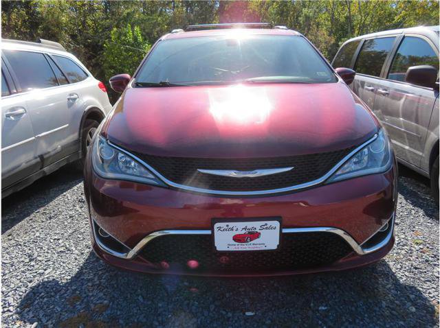 Used 2017 Chrysler Pacifica Touring-L Plus image 16