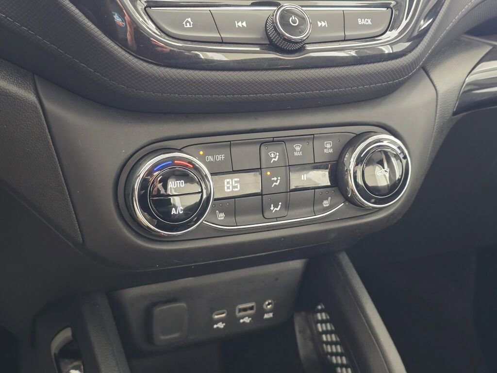 Used 2023 Chevrolet TrailBlazer LT w/ Convenience Package image 34