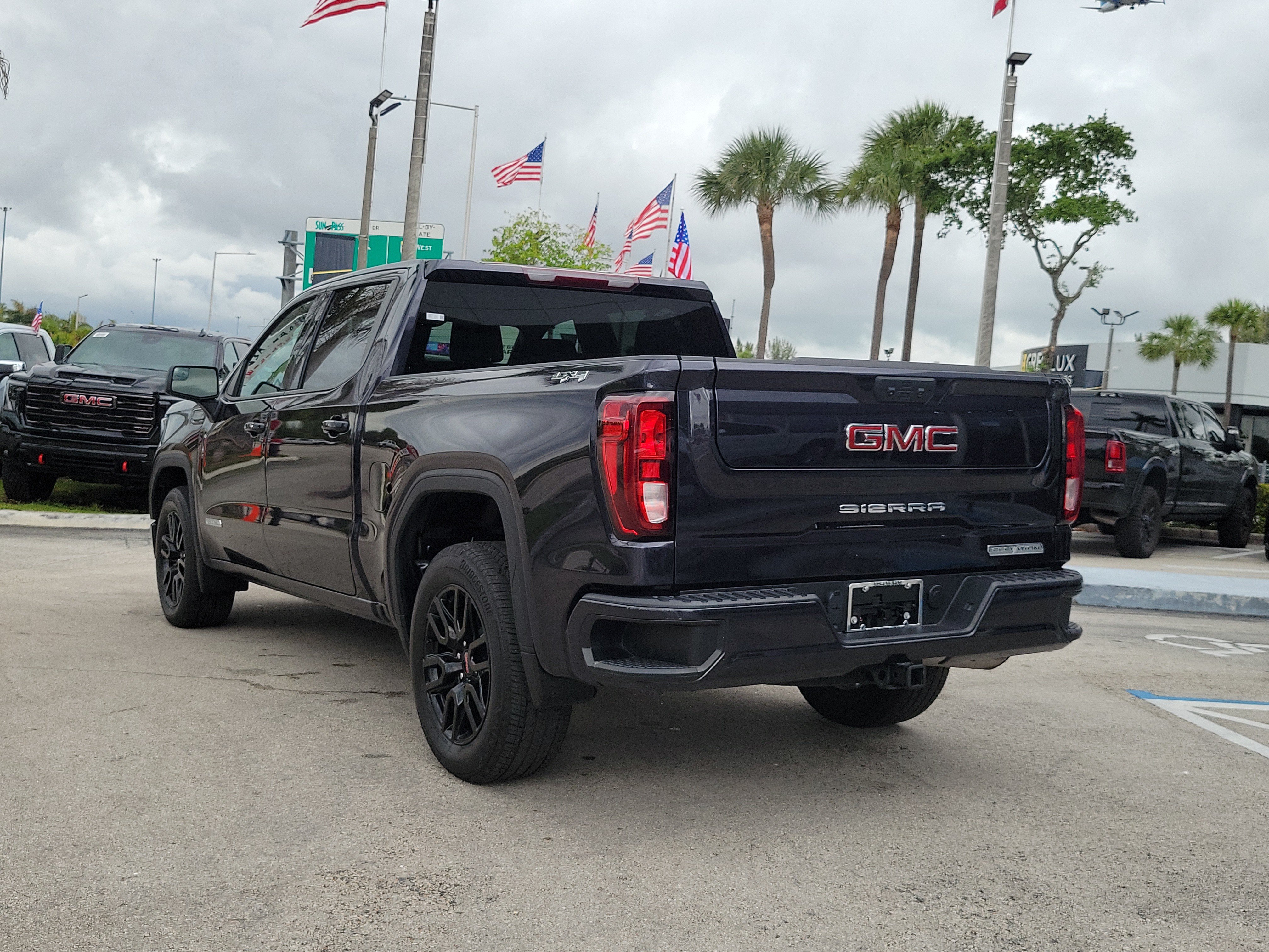 Used 2024 GMC Sierra 1500 Elevation AWD/4WD image 7