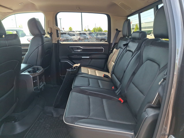Used 2020 RAM 1500 Laramie AWD/4WD image 10