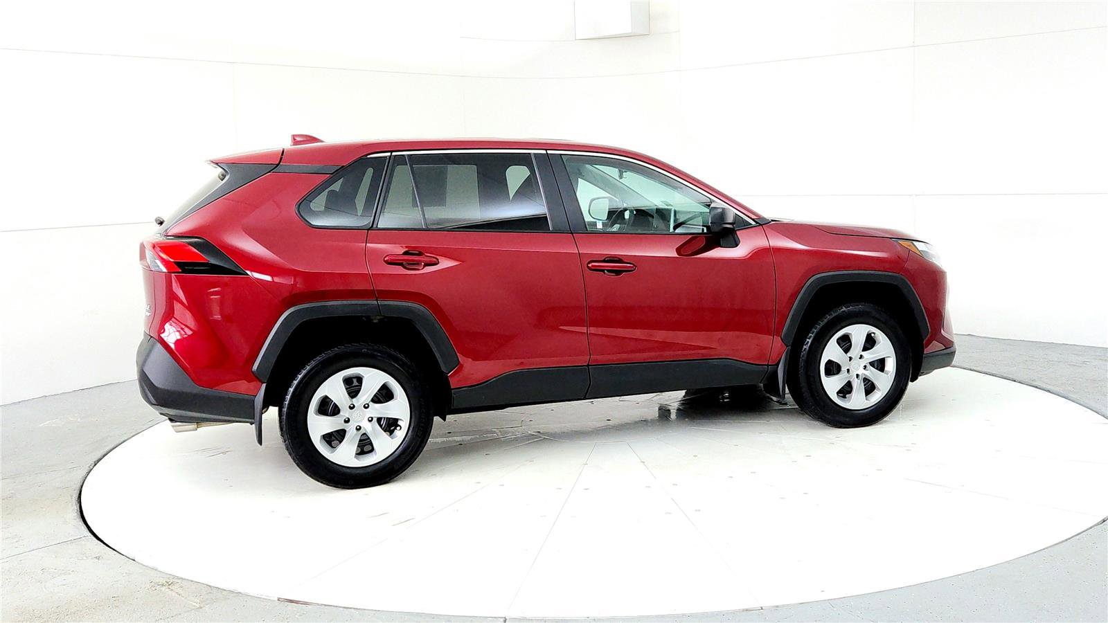Certified 2023 Toyota RAV4 LE AWD/4WD image 6