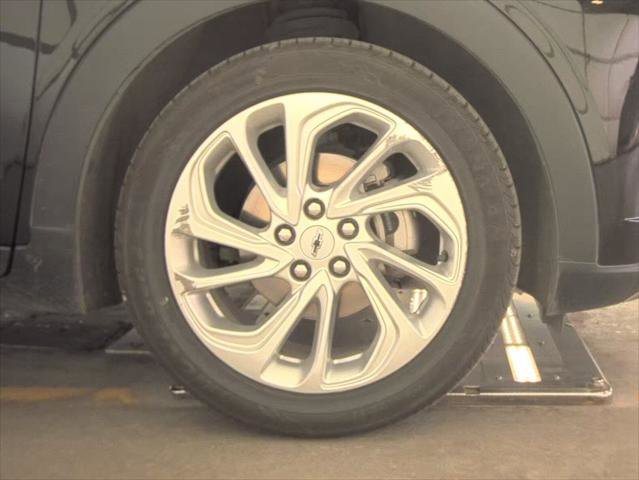 Used 2023 Chevrolet Bolt EUV LT image 23