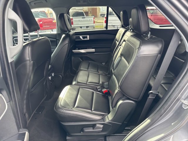 Used 2022 Ford Explorer XLT w/ Equipment Group 202A image 14