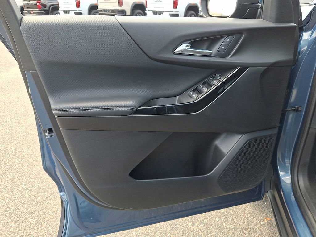 Used 2025 Chevrolet Equinox LT AWD/4WD image 12