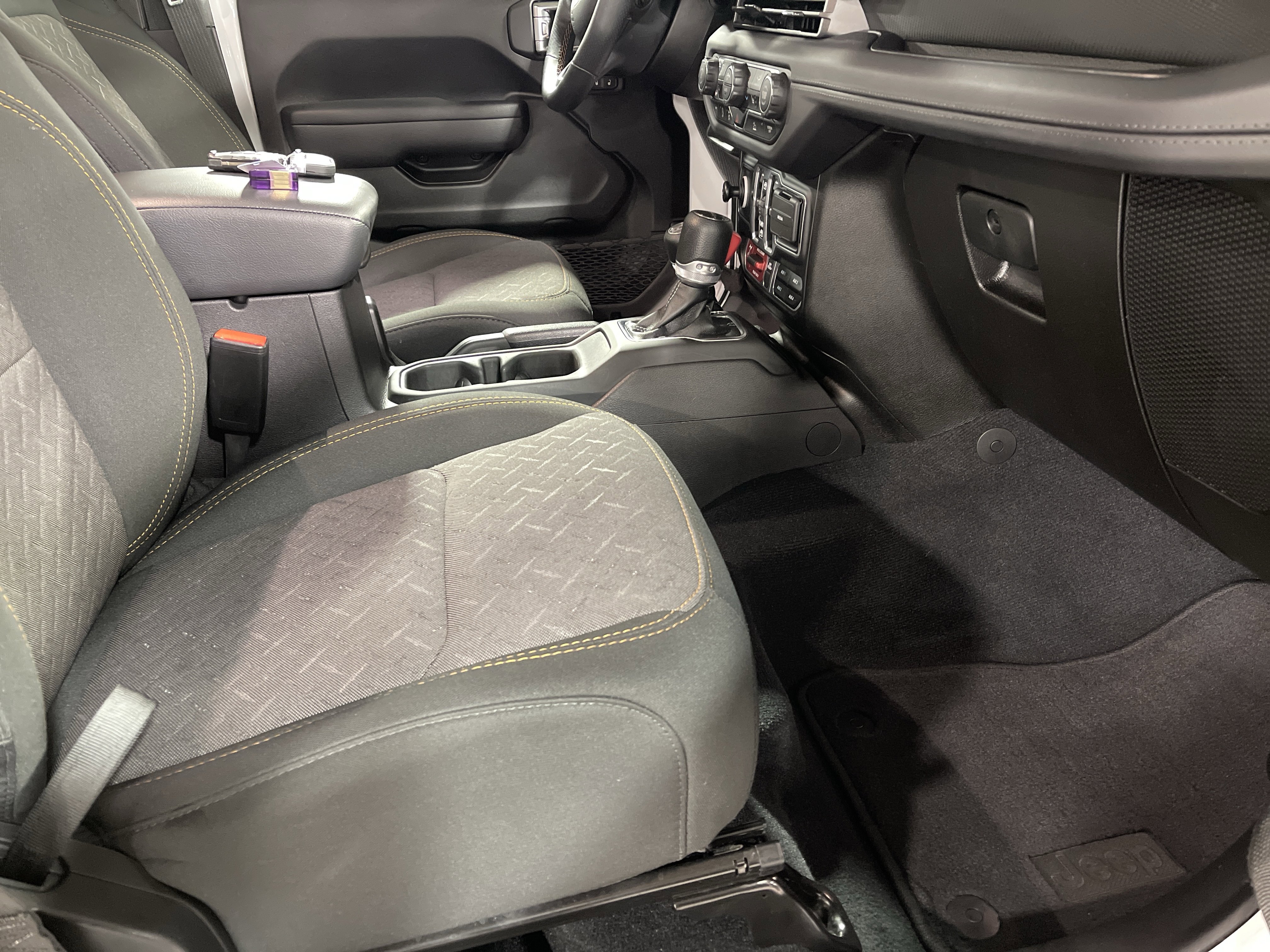 Used 2024 Jeep Gladiator Mojave w/ Convenience Group image 14