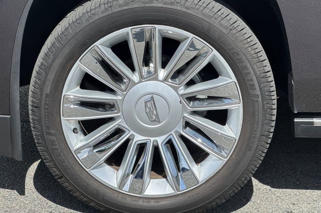 Used 2017 Cadillac Escalade Platinum image 27