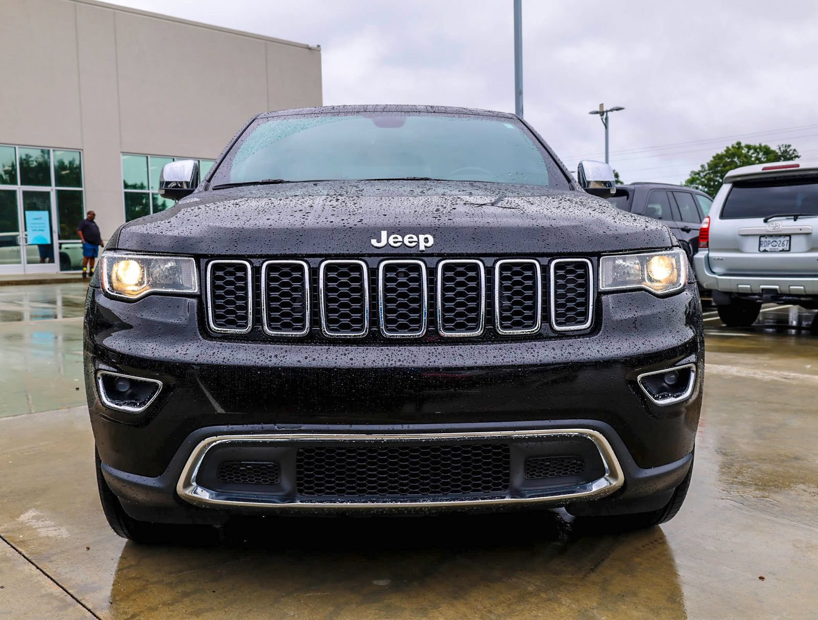 Used 2021 Jeep Grand Cherokee Limited AWD/4WD image 3