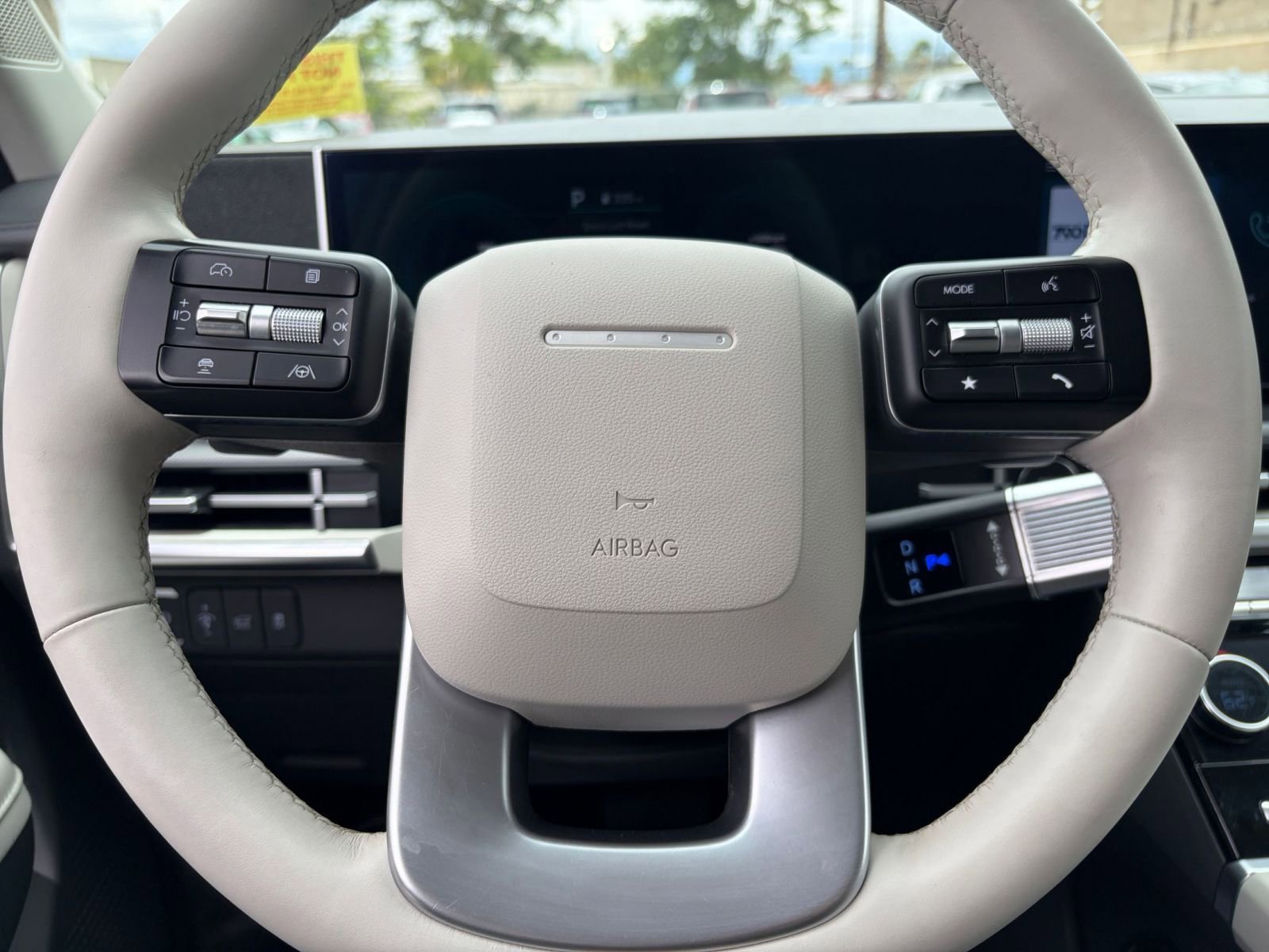 Used 2025 Hyundai Santa Fe SEL FWD image 29