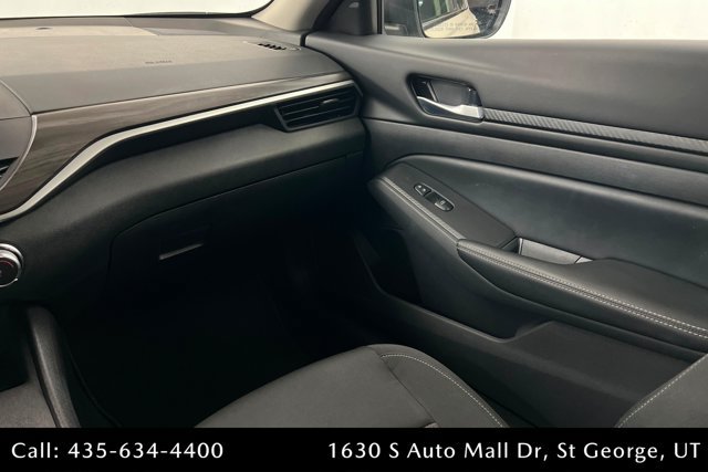 Used 2025 Nissan Altima 2.5 SV AWD/4WD image 10
