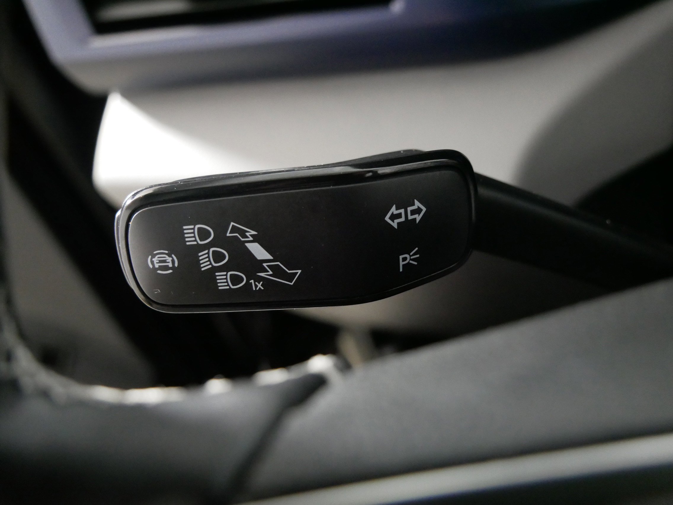 Used 2023 Volkswagen Taos SE image 32