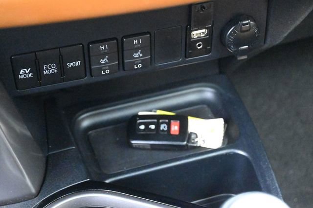 Used 2016 Toyota RAV4 Limited AWD/4WD image 26