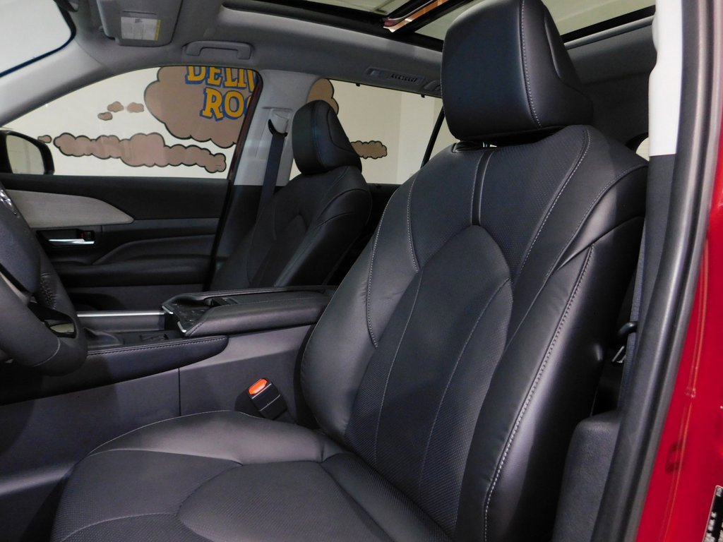 Used 2024 Toyota Grand Highlander Limited image 38