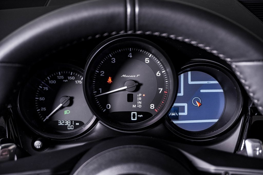 Certified 2023 Porsche Macan Turbo image 21