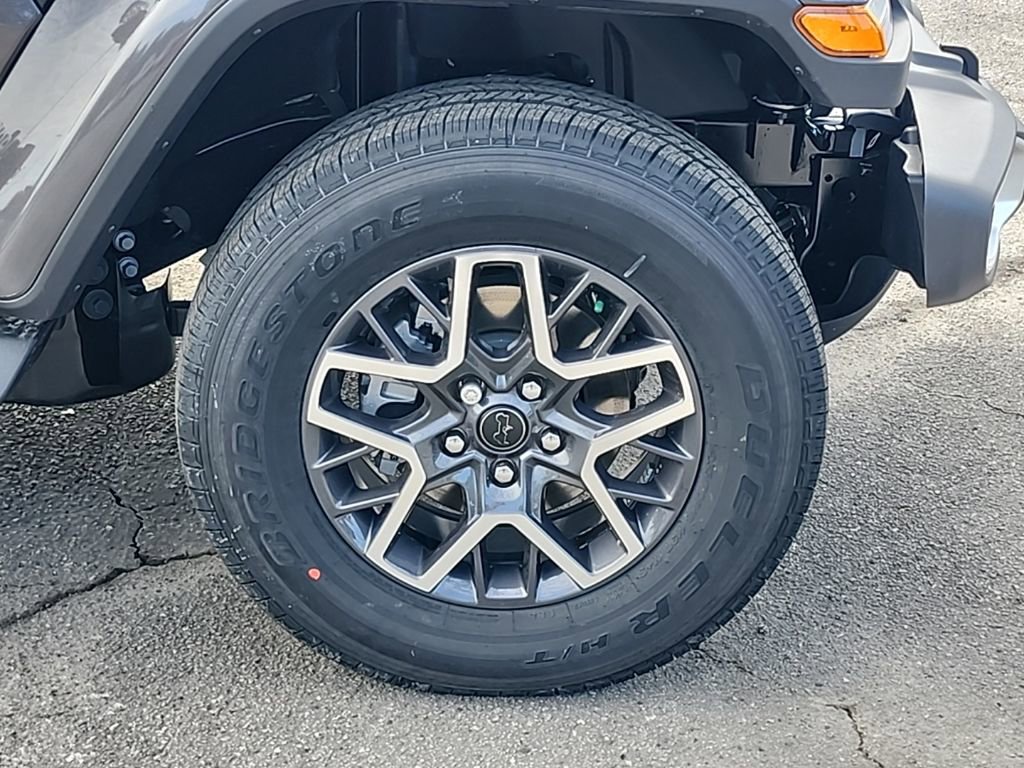 New 2026 Jeep Wrangler Unlimited Sahara AWD/4WD image 31