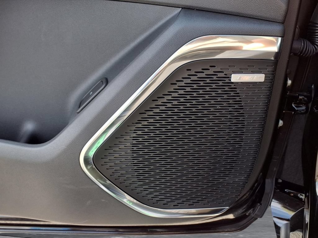 New 2026 Chevrolet Traverse RS w/ LPO, Floor Liner Package FWD image 15