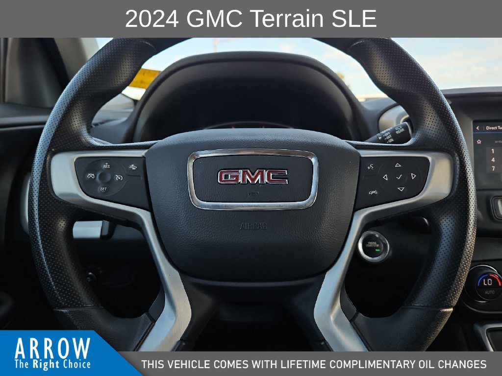 Used 2024 GMC Terrain SLE w/ Driver Convenience Package FWD image 27