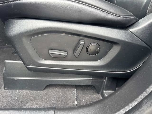 Used 2023 Ford Explorer XLT w/ Equipment Group 202A AWD/4WD image 11