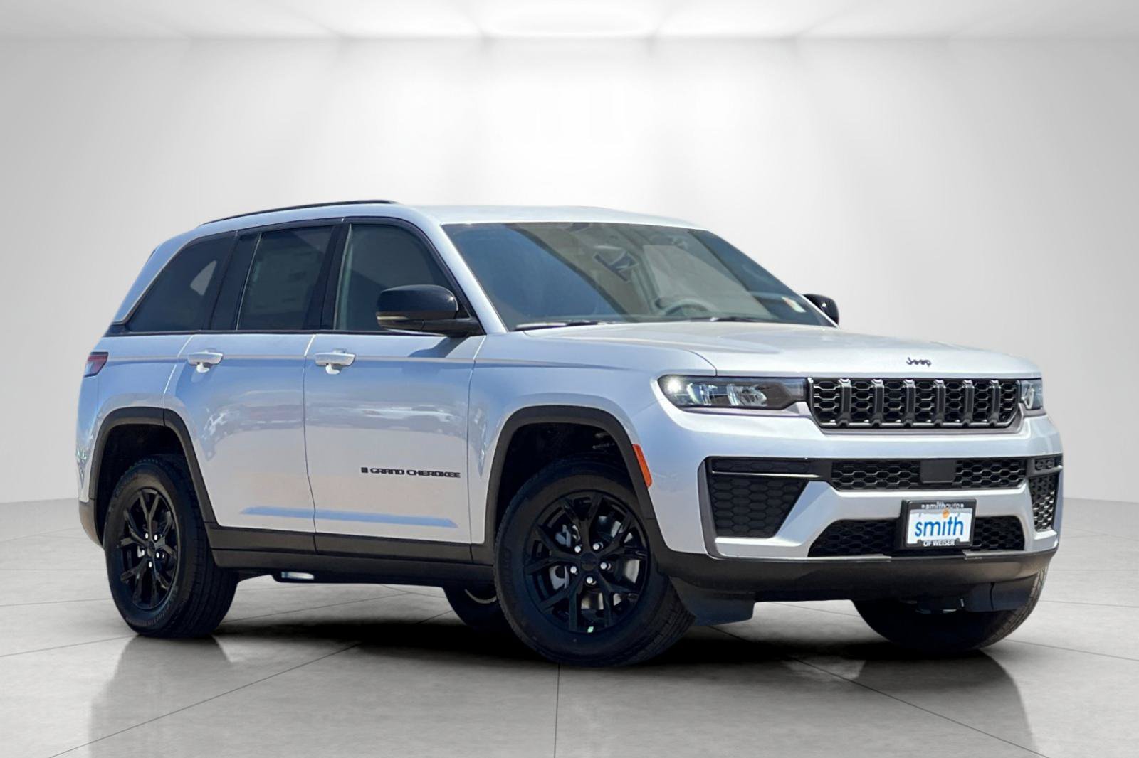 New 2026 Jeep Grand Cherokee Altitude AWD/4WD image 2
