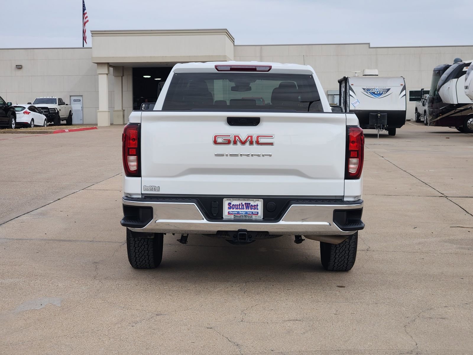 Used 2024 GMC Sierra 1500 Pro w/ Pro Value Package image 8