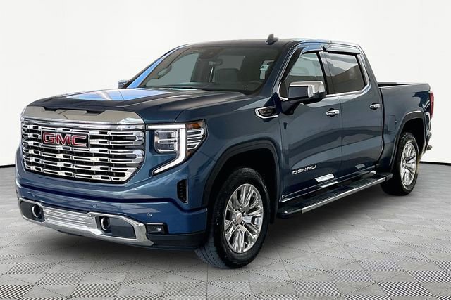 Used 2024 GMC Sierra 1500 Denali w/ Technology Package AWD/4WD image 3