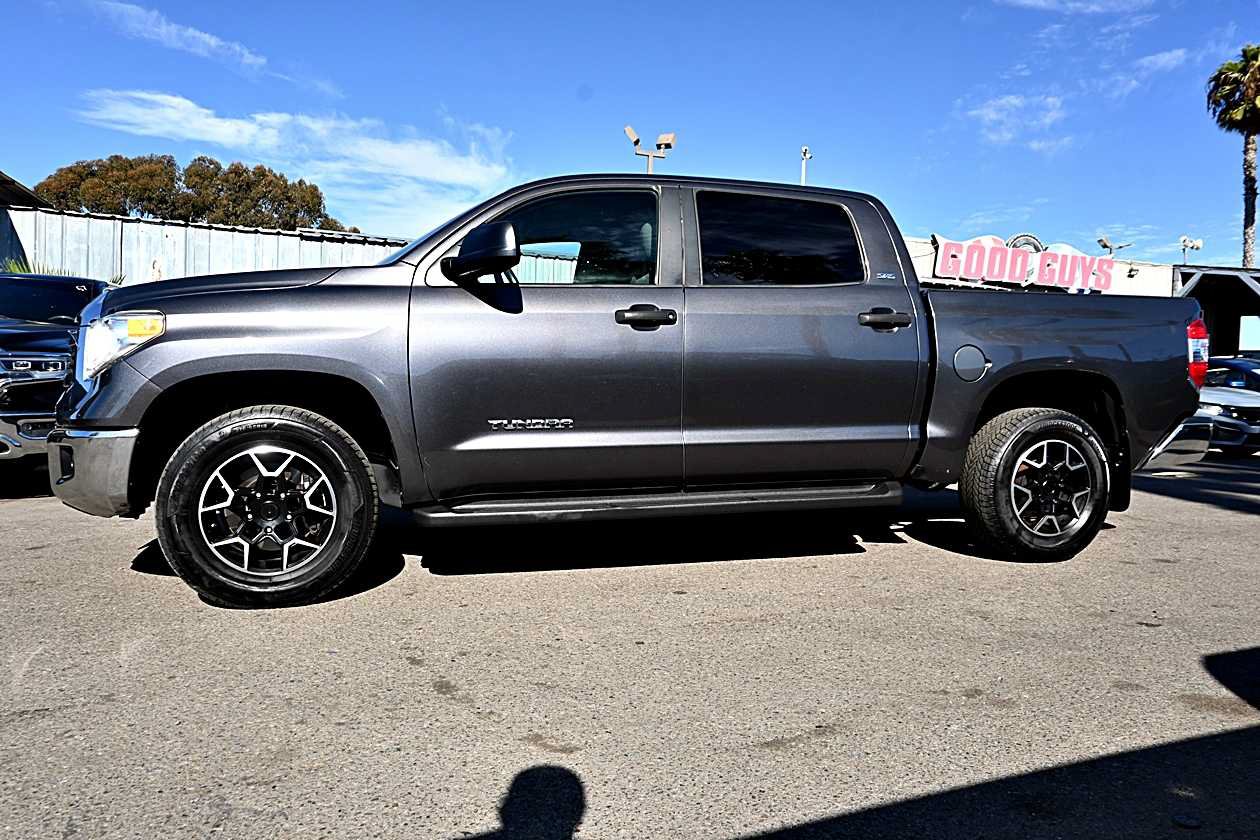 Used 2017 Toyota Tundra SR5 w/ SR5 Upgrade Package RWD image 4