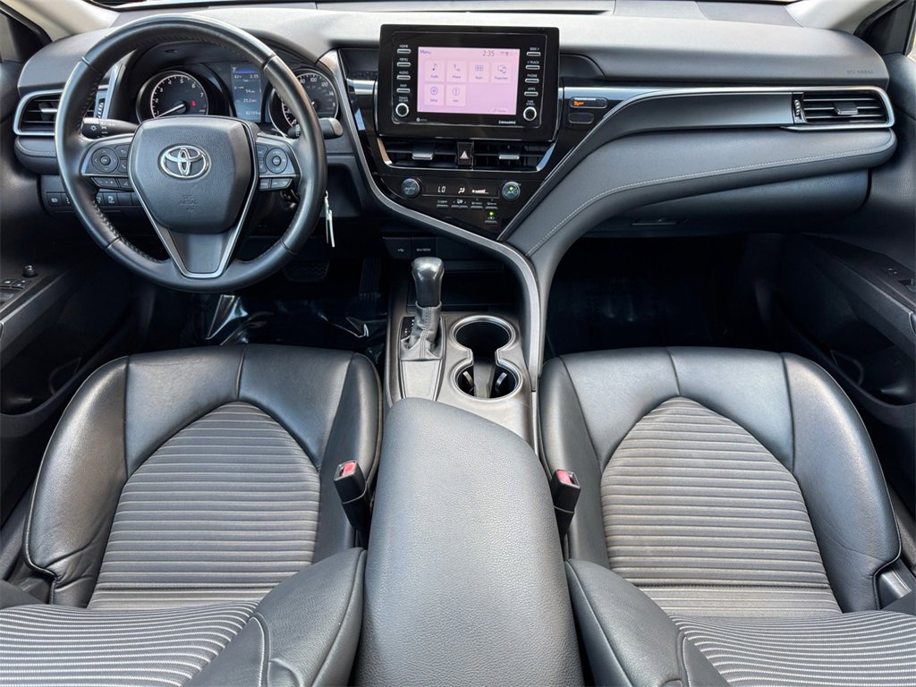 Used 2021 Toyota Camry SE image 16