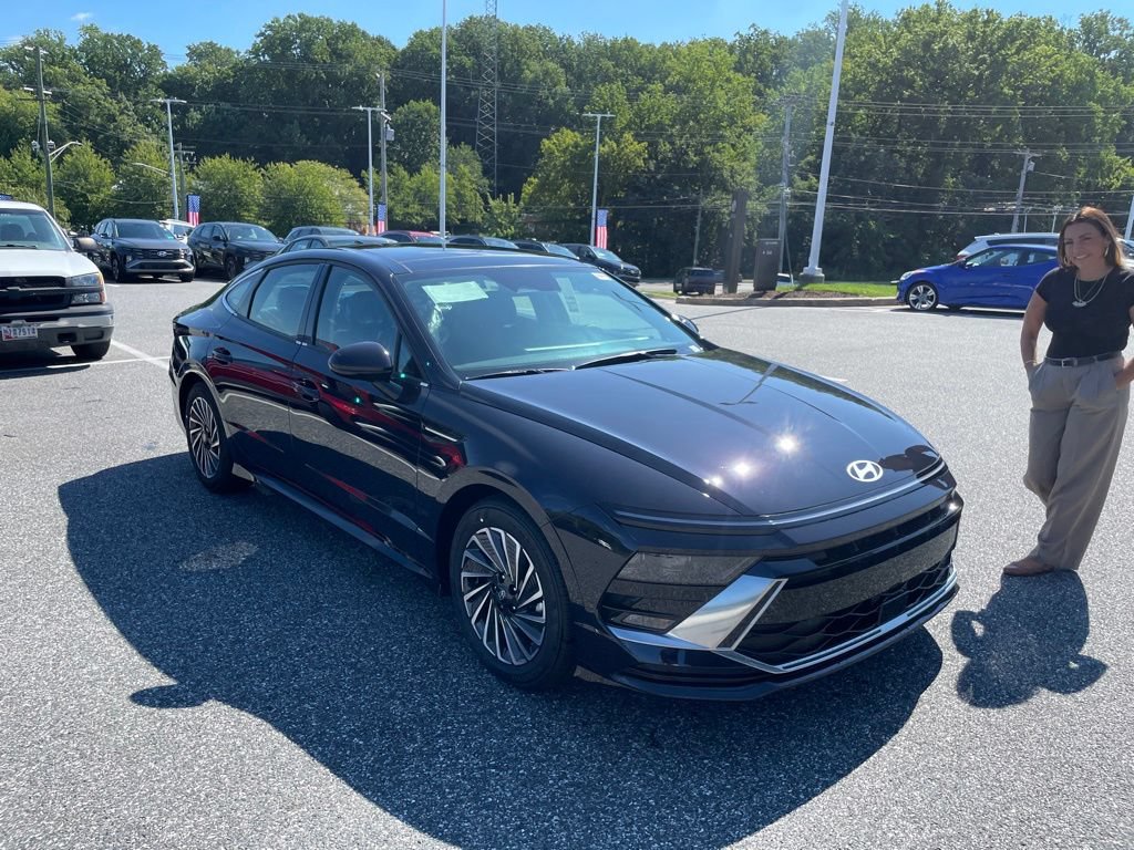 New 2026 Hyundai Sonata SEL FWD image 2