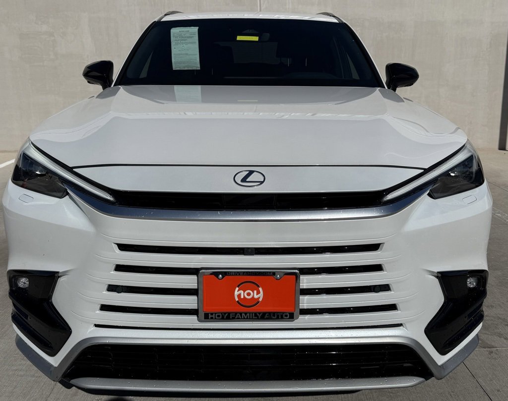 Used 2024 Lexus TX 500h AWD image 2