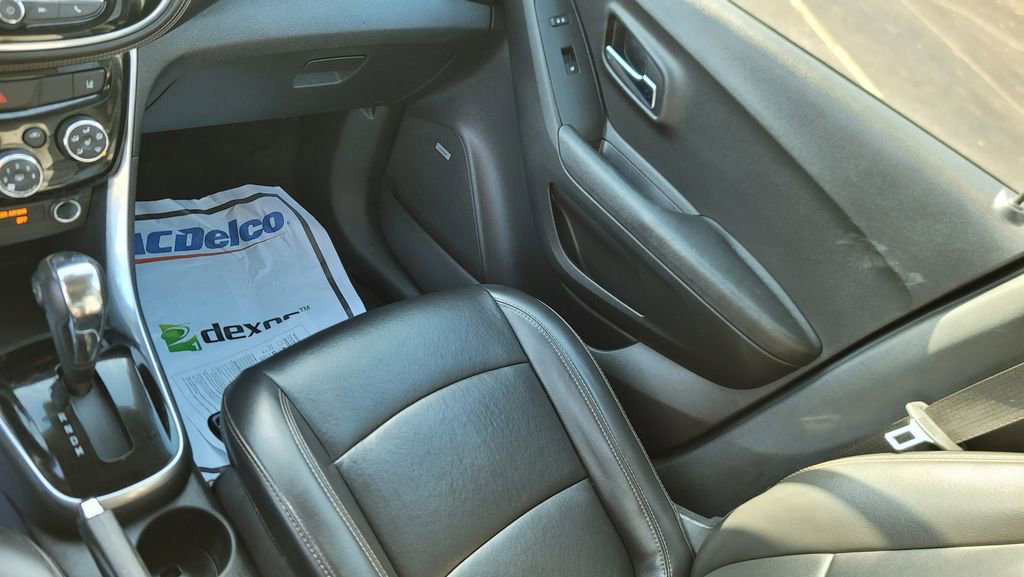 Used 2018 Chevrolet Trax Premier w/ LPO, Cargo Package image 23