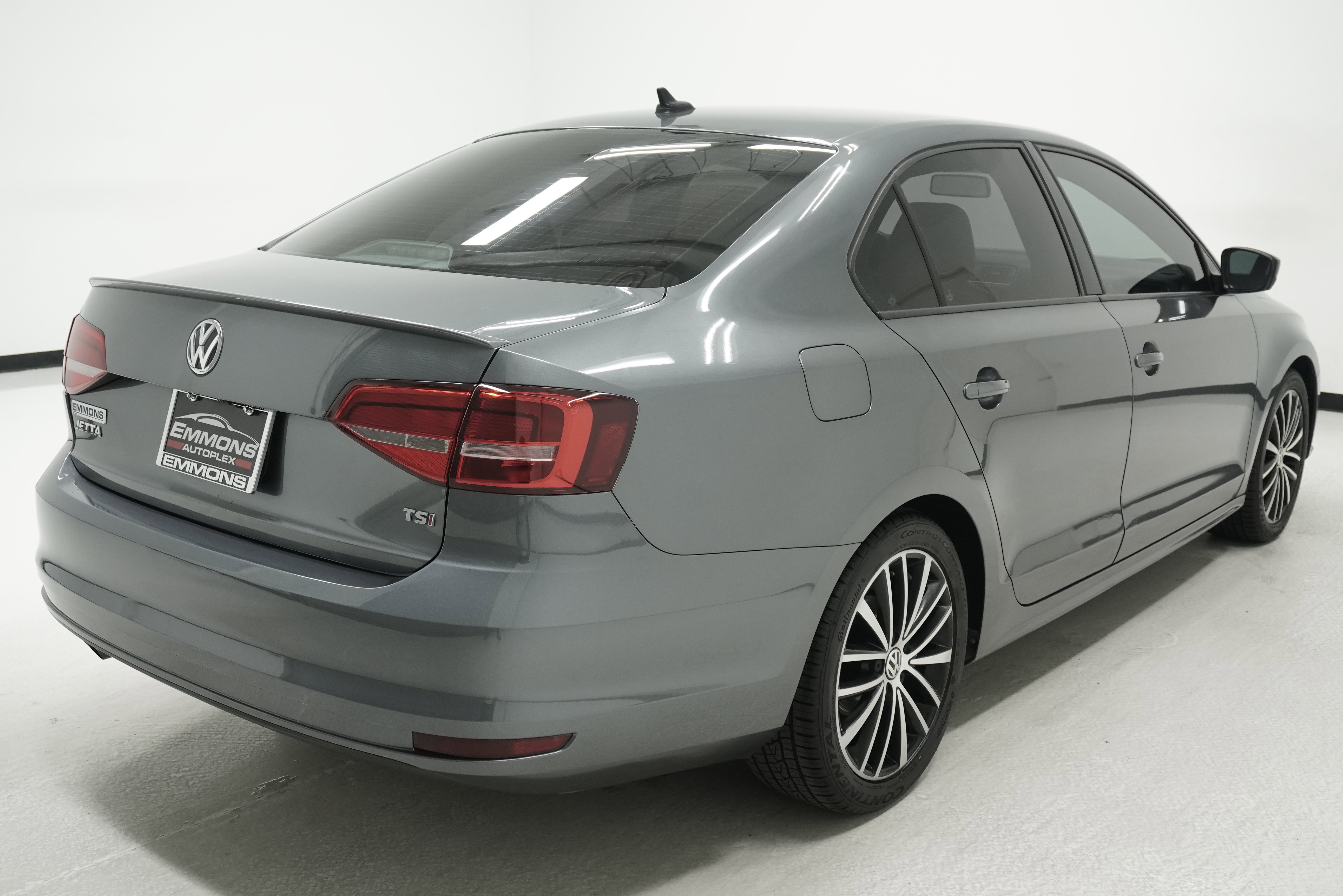 Used 2015 Volkswagen Jetta SE FWD image 4