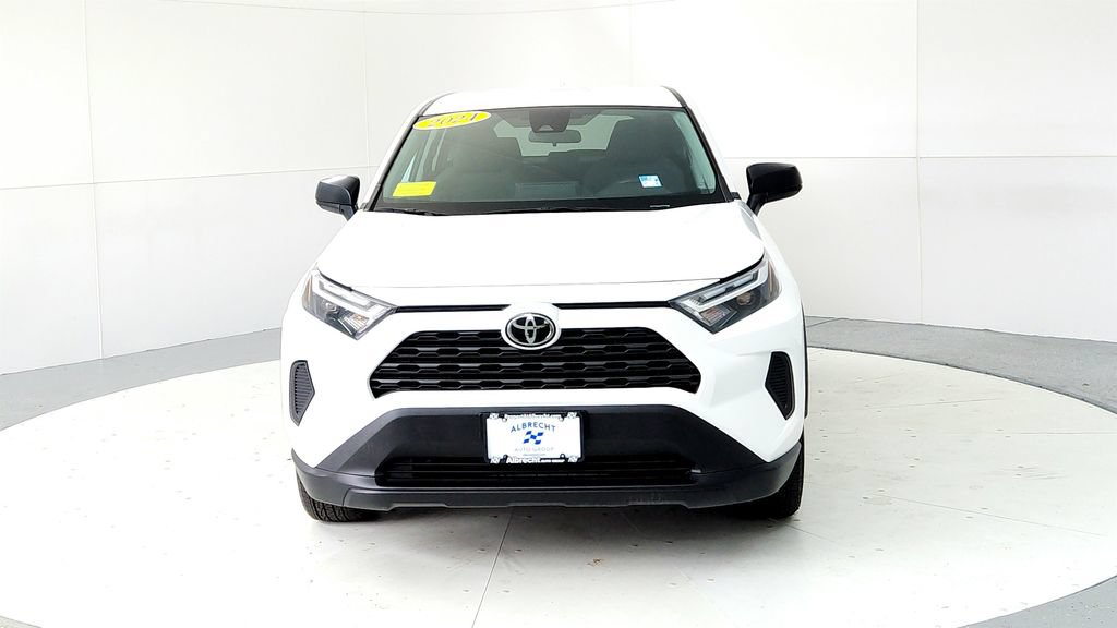 Used 2024 Toyota RAV4 LE AWD/4WD image 8
