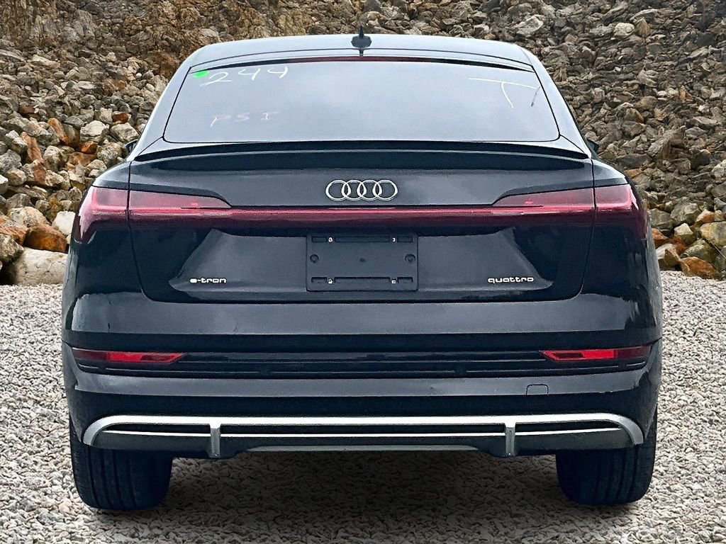 Used 2022 Audi e-tron Premium Plus w/ Premium Plus Package image 4