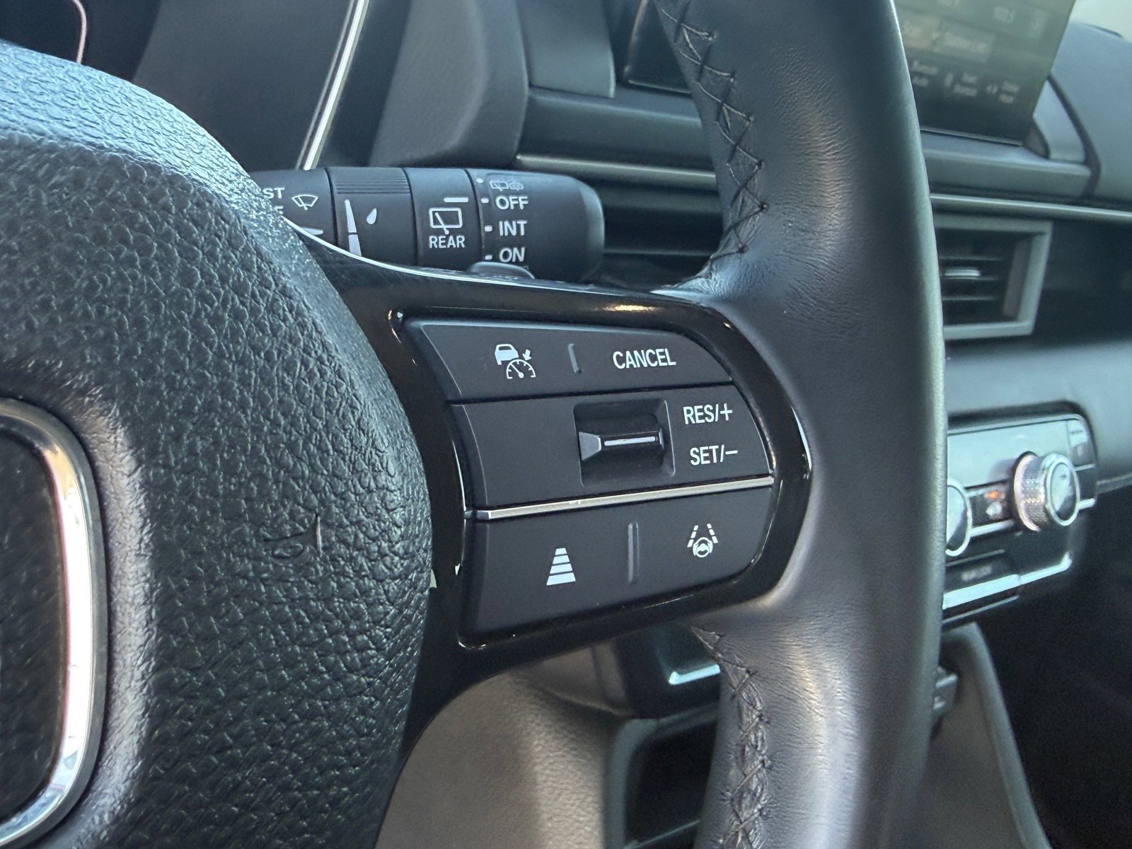 Used 2025 Honda Pilot Touring image 16