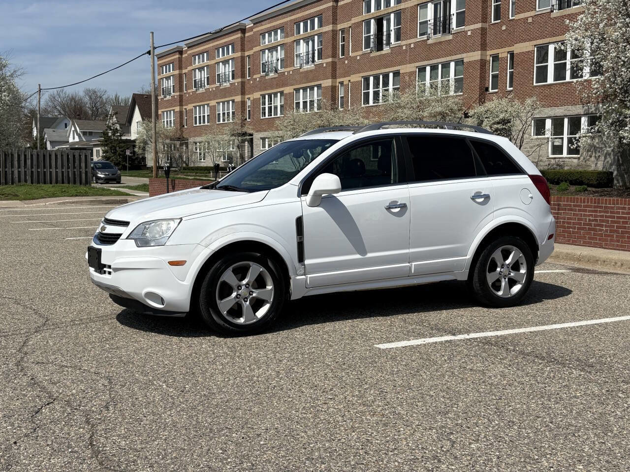 Used 2014 Chevrolet Captiva Sport LTZ FWD image 4