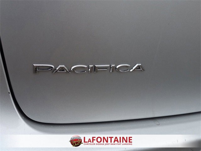Certified 2024 Chrysler Pacifica Touring-L image 10