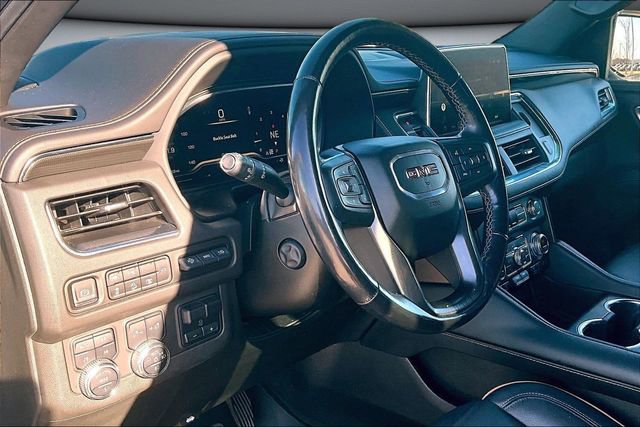 Used 2022 GMC Yukon XL AT4 w/ AT4 Premium Plus Package AWD/4WD image 17